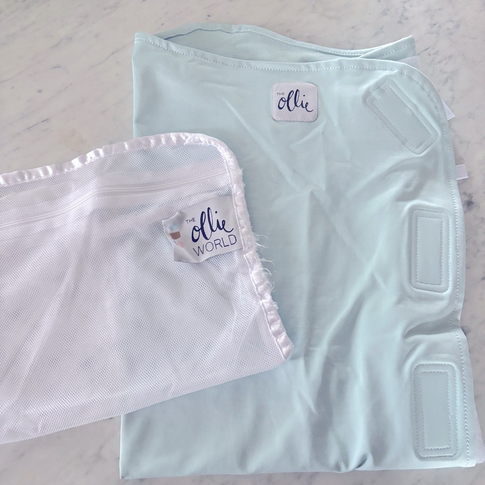 LIKE NEW Ollie World Swaddle (Sky)